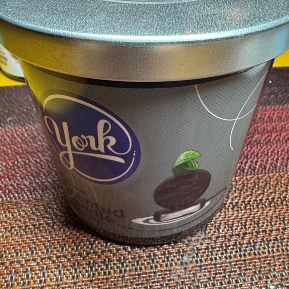 York Peppermint Patties candle - Picture 1 of 2